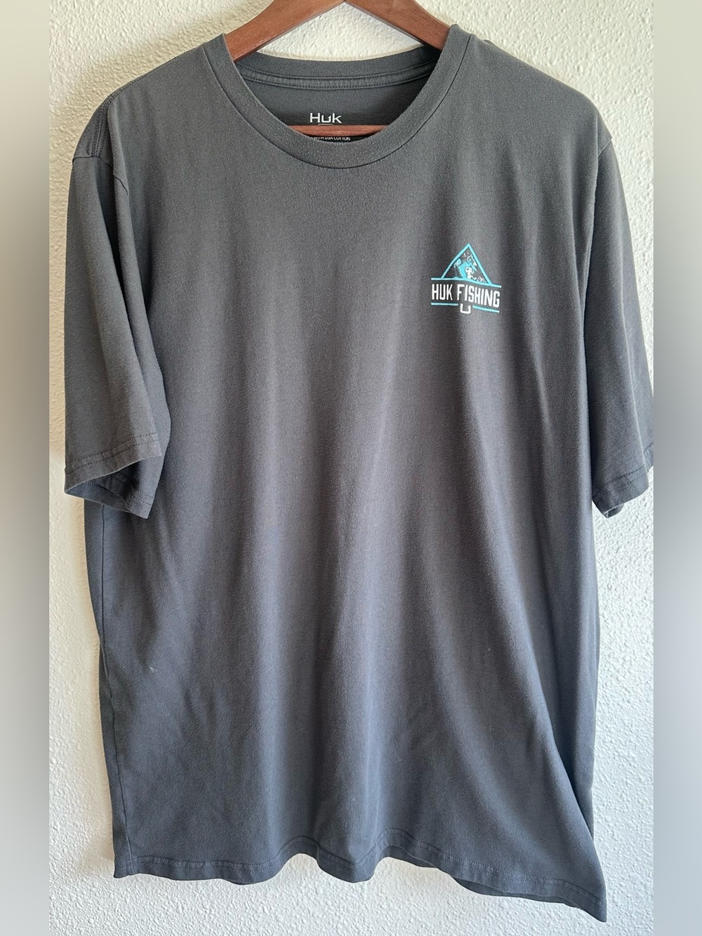 Huk fishing men’s large tee